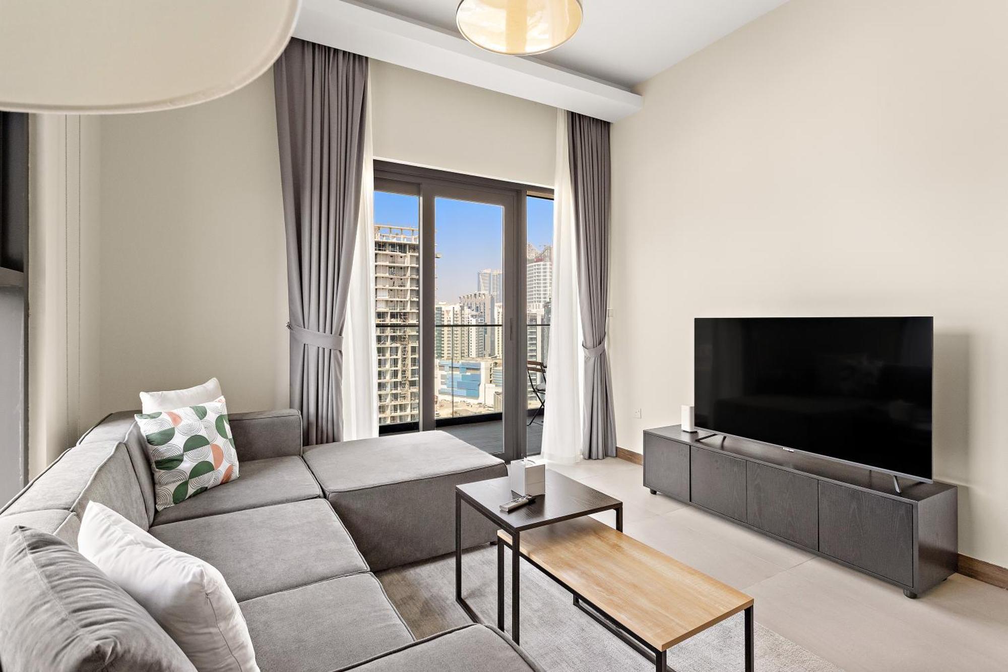 Canal View 1br W Spa, Sauna, Pool & Gym
