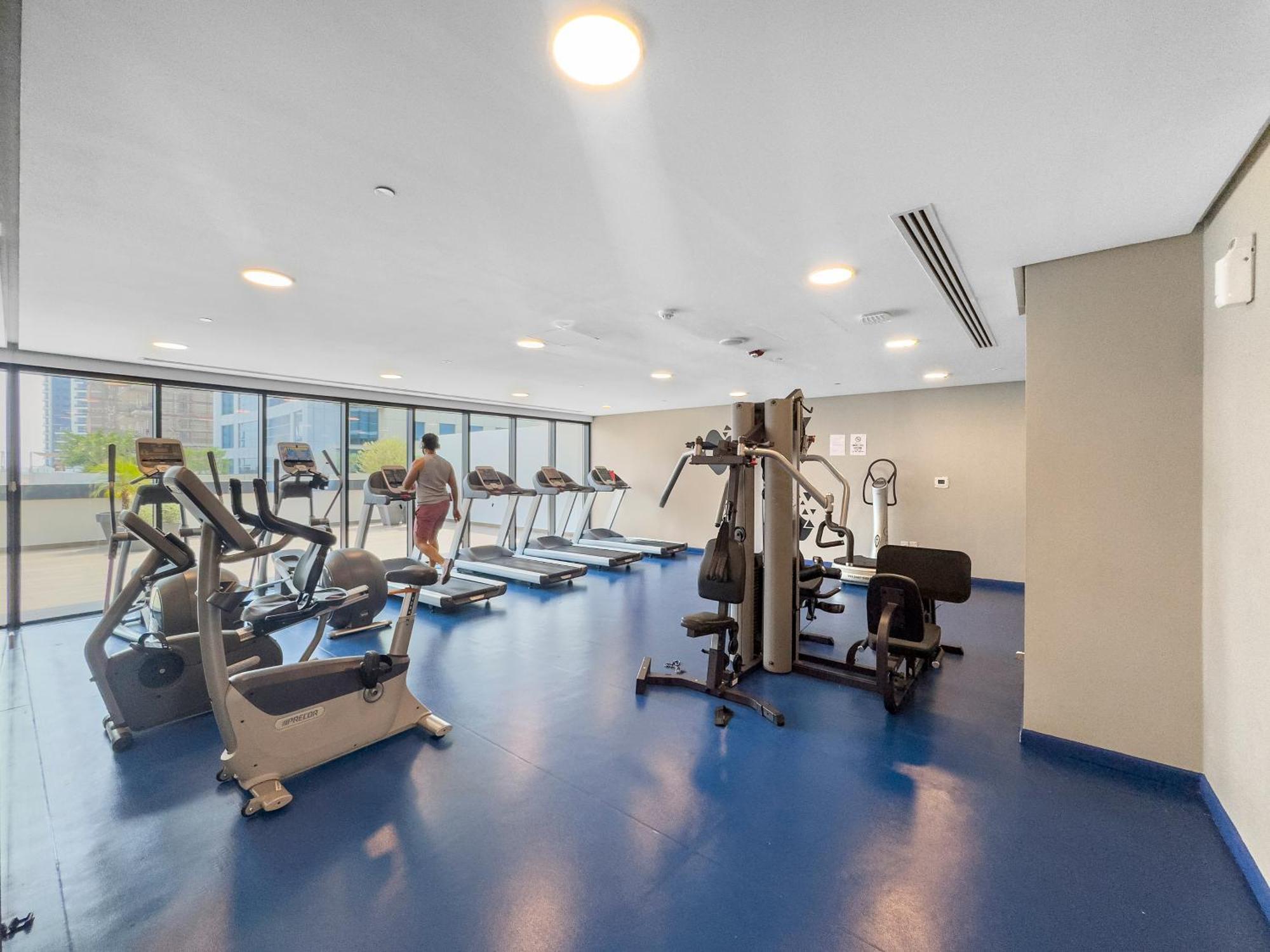 Canal View 1br W Spa, Sauna, Pool & Gym Apartment